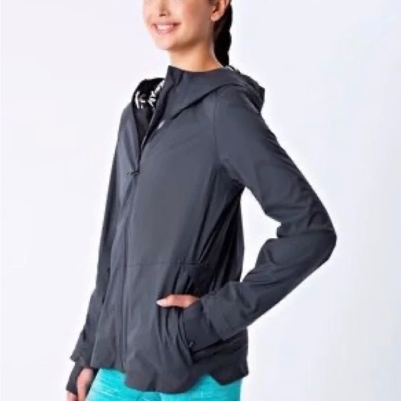 Ivivva Other - Ivivva by Lululemon Black Rain Jacket Girls SZ 10 Weave Logo Design on Back